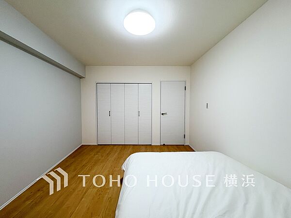 心地よい光と風があふれています。プライベートな自分時間を快適に過ごせるお部屋。