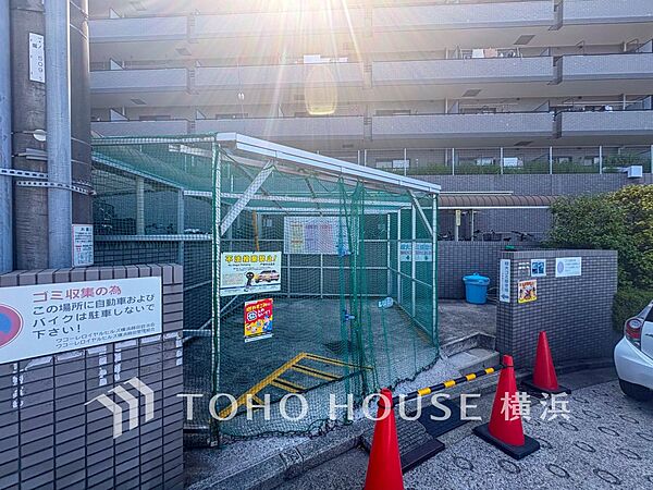 共同ごみ置き場。管理体制の行き届いた共同ごみ置き場はいつもきれいにされています。