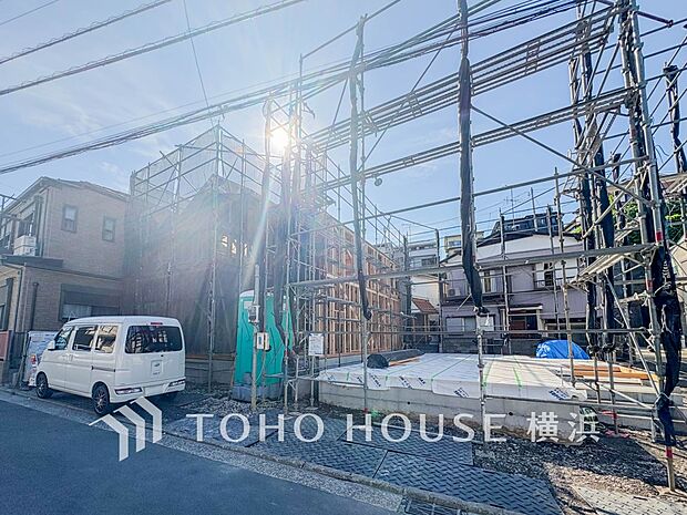 暖かな陽光と爽やかな風がハーモニーを奏でる上質な空間を愉しむ暮らし。(2026年6月撮影)