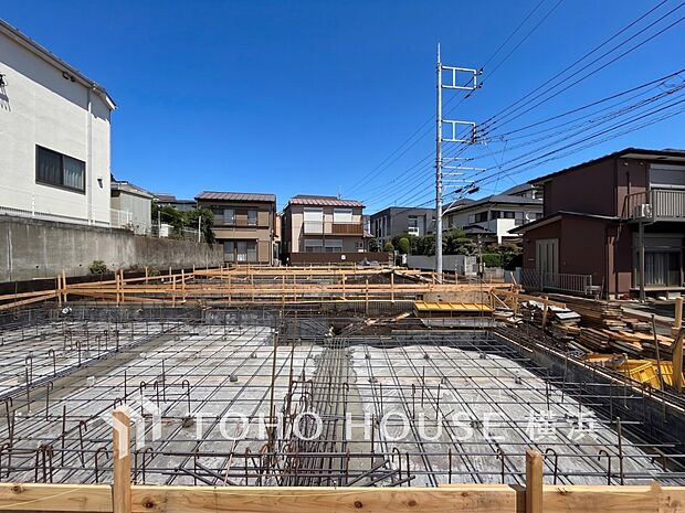 表現された空間は豊かな光と風を纏い、暮らしの時間を豊かにしてくれます。(2026年6月撮影)
