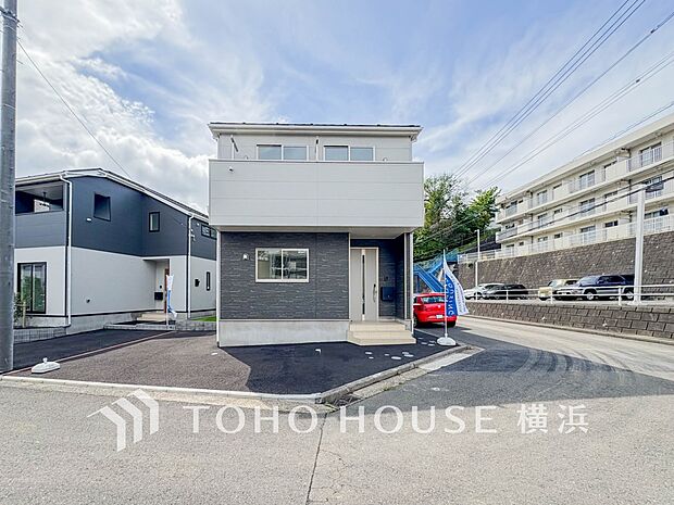表現された空間は豊かな光と風を纏い、暮らしの時間を豊かにしてくれます。
