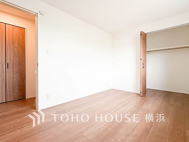 穏やかな寛ぎを届けるお部屋。※生成AIによるイメージです。家具・小物は販売価格に含まれません。