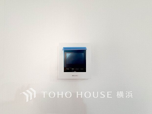 誰が来てもわかる様にモニター付きインターホンを設置。快適と安らぎを合わせた優しい設計。 