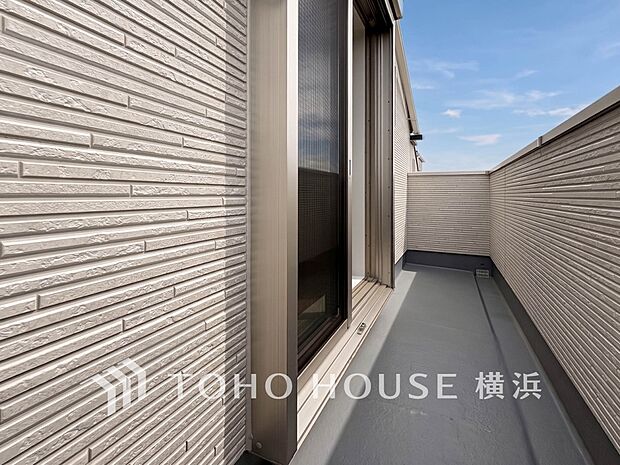 お部屋にも爽やかな風と暖かく柔らかな日差しが差し込み、毎日の暮らしを豊かに彩ります。