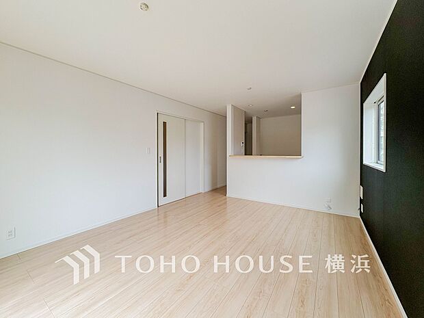 和やかで洗練された空間の演出。寛ぎとコミュニケーションを育む居心地のよい場所。