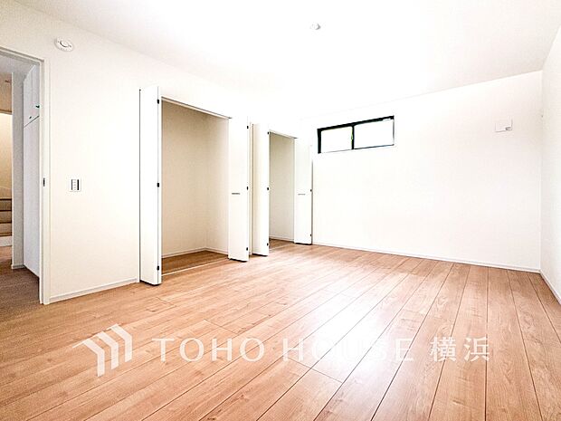 心地よい光と風があふれています。プライベートな自分時間を快適に過ごせるお部屋。