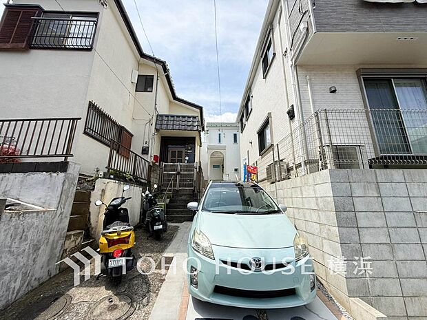敷地内に駐車スペースがあると、日々の暮らしのをスムーズに運ぶ事が出来ます。