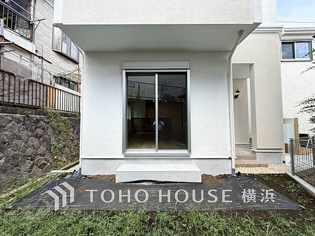 ガーデニングで色とりどりの草花を綺麗に飾ればより一層華やかな空間になります。