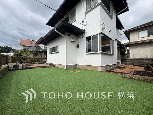 たっぷり降り注ぐ日差しの下バーベキューを楽しんだり、大切な家族やペットと楽しい休日を。