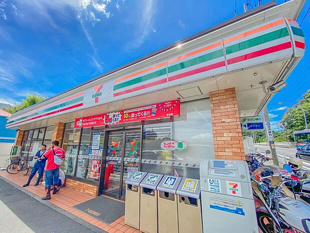 セブンイレブン横浜朝比奈インター店 290m オリジナルブランド商品やホットスナック・コーヒーも人気です。