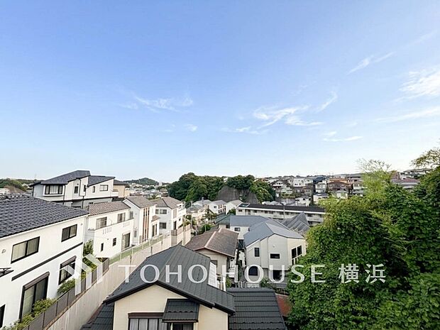 開放的で気持ちの良い眺望と青い空を満喫できます。