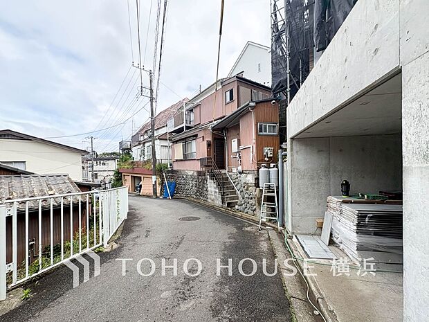生活利便に優れた住環境に立地し、ゆとりある生活が送れます。（2026年6月撮影）