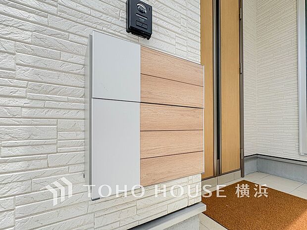スタイリッシュな外観に見合う、オシャレなポスト。毎朝新聞を受け取るのも楽しみになりそう。