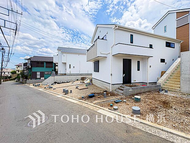 お住まいの顔となる玄関。住まう方のプライドを満たすクオリティを備えています。(2026年6月撮影)