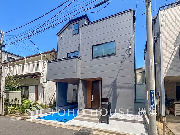 お住まいの顔となる玄関。住まう方のプライドを満たすクオリティを備えています。