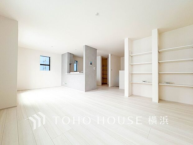 家族と過ごす時間を大切にしたい方にぴったりの明るくゆとりある住空間です。