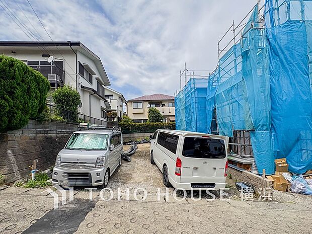 忙しく過ぎゆく日常を置き去るほど、ゆったりした時間が流れる住環境。(2026年6月撮影)