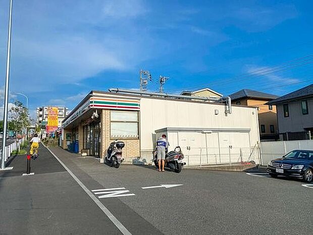 セブンイレブン横浜栄小山台2丁目店　750m　近くにあるとちょっとした買い物にも便利ですね。 