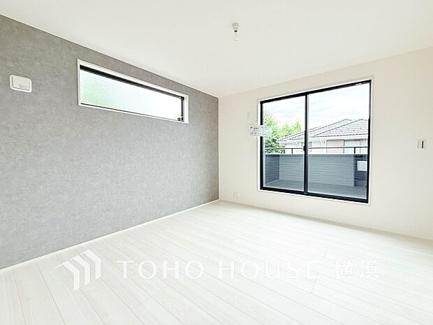 心地よい光と風があふれています。プライベートな自分時間を快適に過ごせるお部屋。