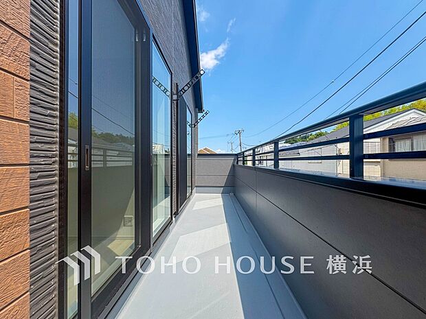 お部屋にも爽やかな風と暖かく柔らかな日差しが差し込み、毎日の暮らしを豊かに彩ります。
