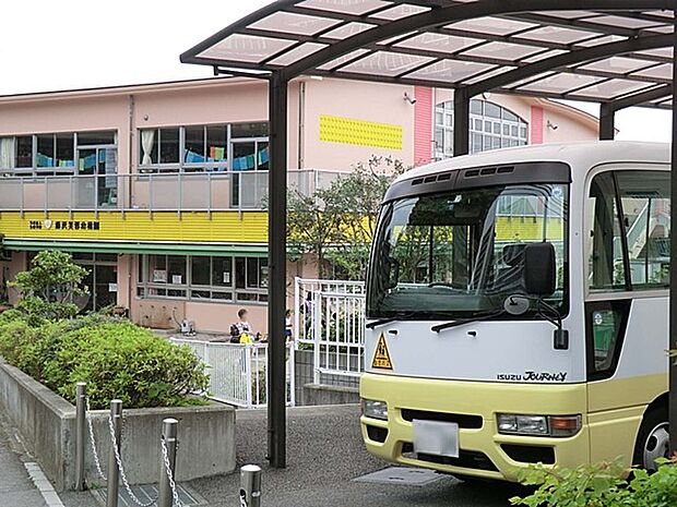 藤沢芙蓉幼稚園　1000m　体育・徳育・知育を一体とした保育によりバランスのとれた人間形成を目標としています。 