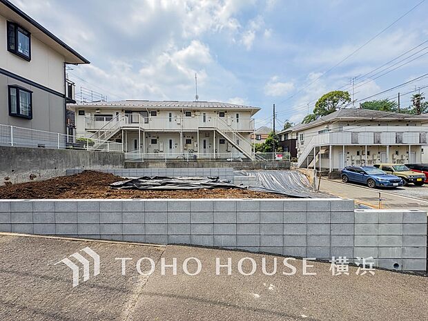 良質な環境に暮らす永住の邸がここに誕生します。(2026年6月撮影)