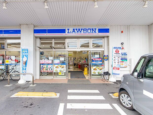 ローソン横浜東蒔田町店 550m お弁当や飲み物をはじめ、さまざまな商品を取り扱うコンビエンスストア。
