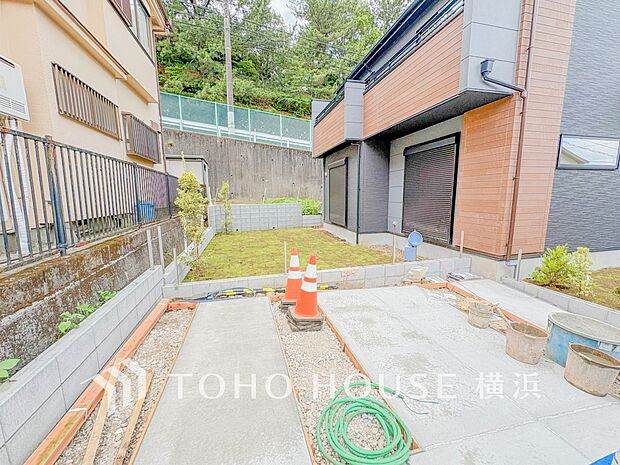 十分な広さのカースペースは、お車2台分の広さがあります。