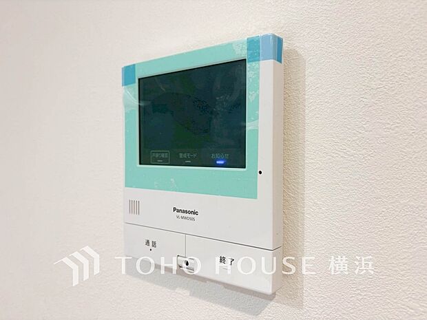 誰が来てもわかる様にモニター付きインターホンを設置。快適と安らぎを合わせた優しい設計。