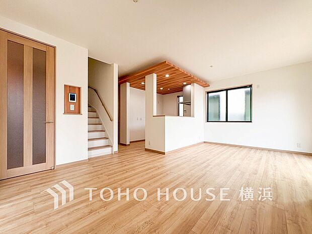 家族と過ごす時間を大切にしたい方にぴったりの明るくゆとりある住空間です。