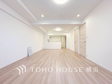 家族と過ごすひと時を溢れる光が優しく包み込むリビングダイニング。