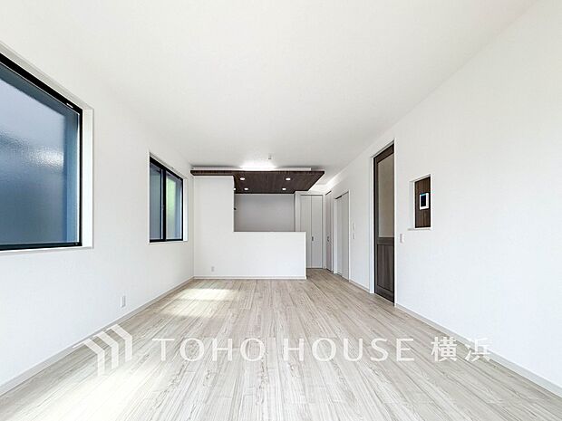 家族と過ごす時間を大切にしたい方にぴったりの明るくゆとりある住空間です。