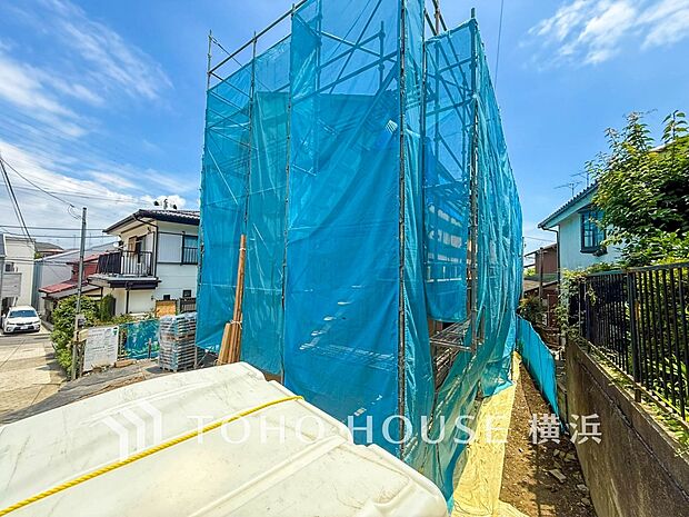 表現された空間は豊かな光と風を纏い、暮らしの時間を豊かにしてくれます。(2026年6月撮影)