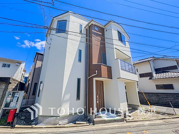 帰宅されるご家族や訪れる方を優しく迎え、安らぎに満ちた生活空間を予感させてくれます。