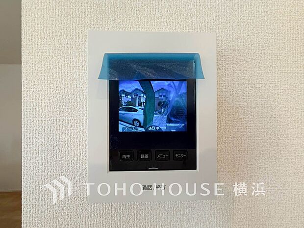 誰が来てもわかる様にモニター付きインターホンを設置。快適と安らぎを合わせた優しい設計。