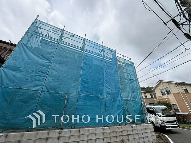表現された空間は豊かな光と風を纏い、暮らしの時間を豊かにしてくれます。(2026年6月撮影)