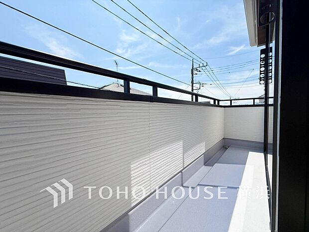 お部屋にも爽やかな風と暖かく柔らかな日差しが差し込み、毎日の暮らしを豊かに彩ります。