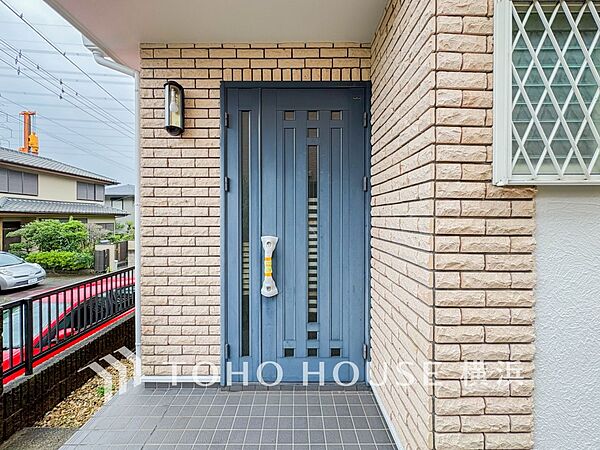 お住まいの顔となる玄関。住まう方のプライドを満たすクオリティを備えています。