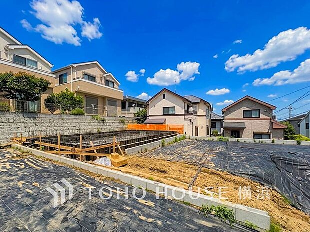 良質な環境に暮らす永住の邸がここに誕生します。（2026年6月撮影）