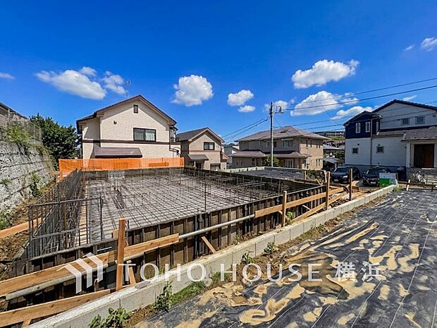 快適さや豊かさはもちろん、未来まで考えた家造りをテーマに建築されます。(2026年6月撮影)