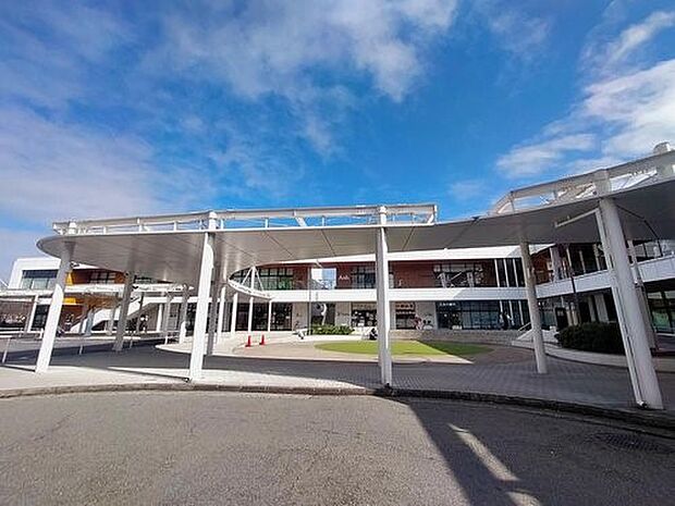 相鉄ライフやよい台　1900m　弥生台駅前。そうてつローゼン、キャンドゥ、クリーニングなど暮らしに便利なお店が揃っています。 