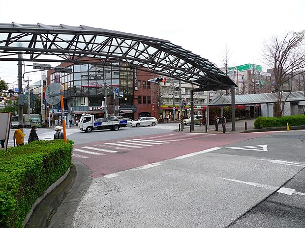 東急田園都市線「青葉台」駅 2300m 田園都市線の急行停車駅。急行利用で「渋谷」駅へ約25分!半蔵門線乗り入れで「大手町」駅へも。