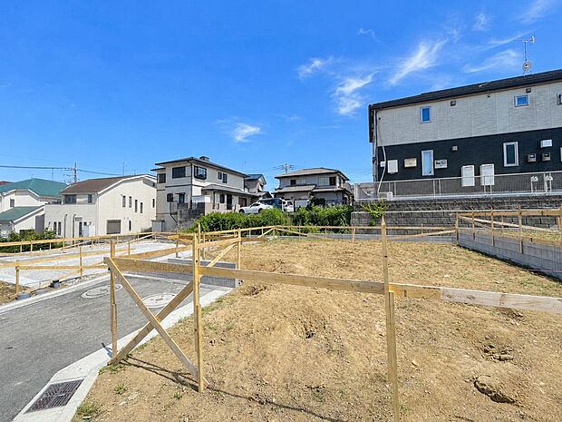 快適さや豊かさはもちろん、未来まで考えた家造りをテーマに建築されます。（2026年6月撮影）
