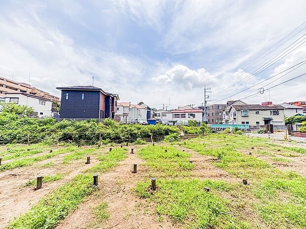 四季折々の変化を楽しめる心地よい場所となりそうなロケーションです。(2026年6月撮影)