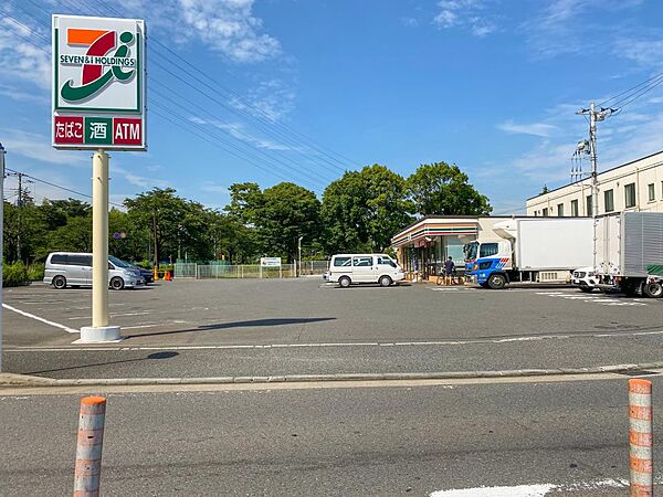 セブンイレブン 横浜瀬谷卸本町店　1500m　お手軽に食べれる食品や日用品雑貨などを扱う便利なコンビニ。