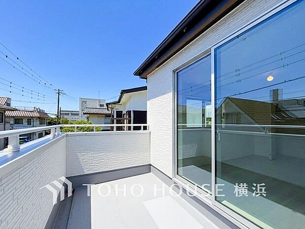 お部屋にも爽やかな風と暖かく柔らかな日差しが差し込み、毎日の暮らしを豊かに彩ります。
