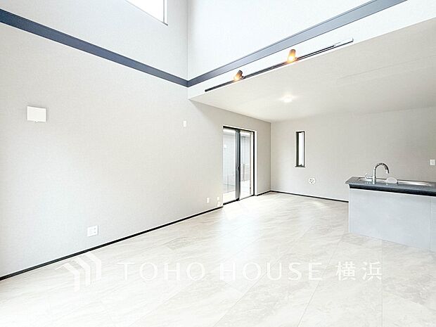 集いの場、憩いの場としての快適性を求めたやすらぎの空間です。