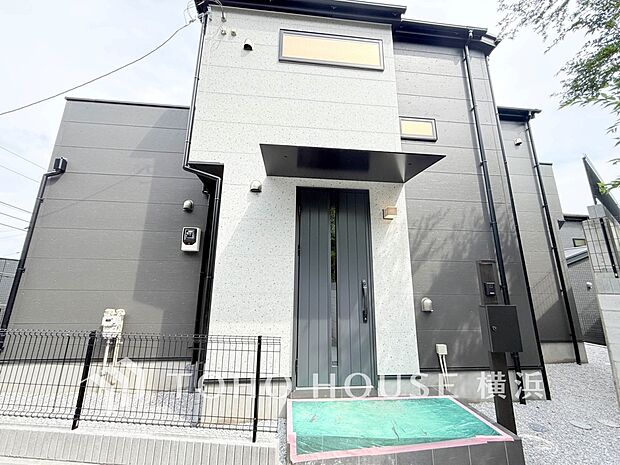 お住まいの顔となる玄関。住まう方のプライドを満たすクオリティを備えています。
