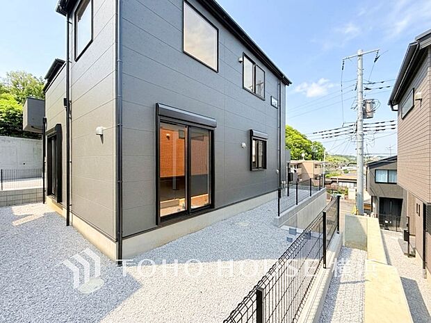 毎日の暮らしの中に癒しを与えてくれるお庭スペース。