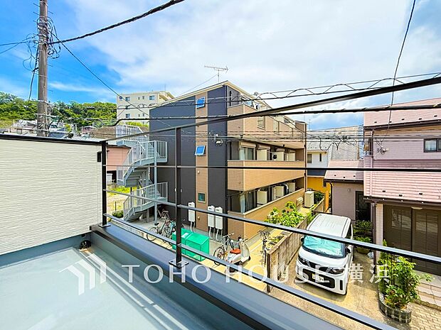 心地よい陽射しや暖かな風を楽しむことが出来るバルコニー。
